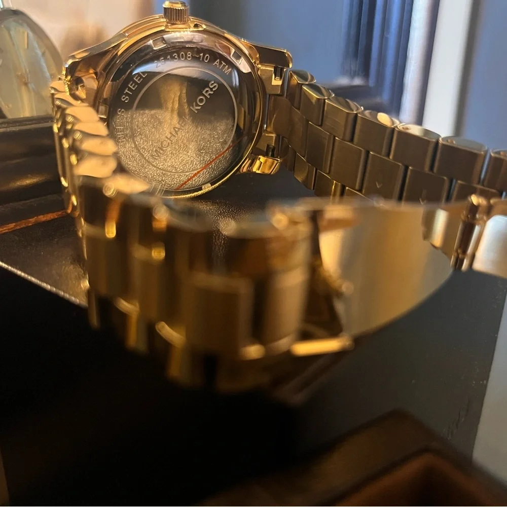 Michael Kors 3 hand Runway Women’s Gold-Tone Stainless Steel Watch NEW